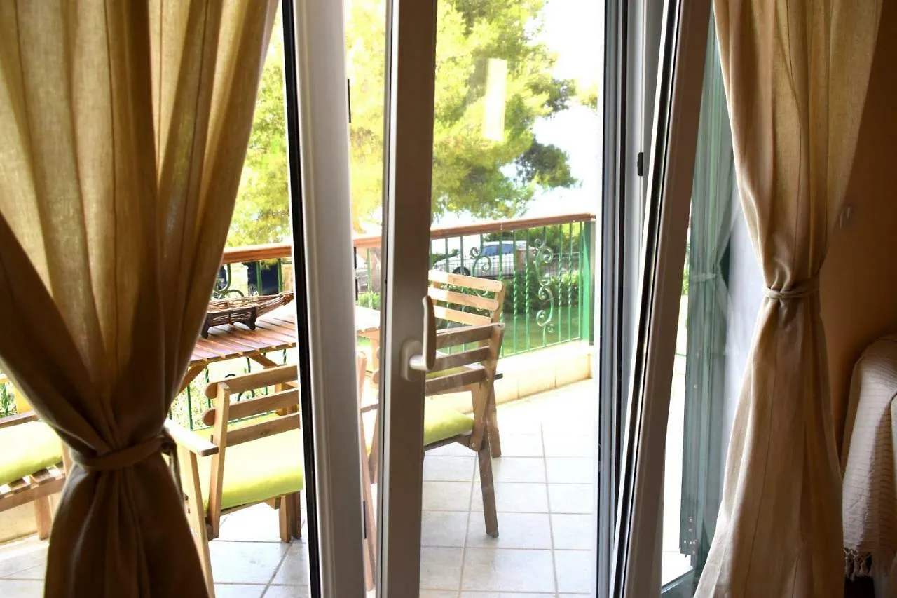 Olivelias Beachfront Hotel