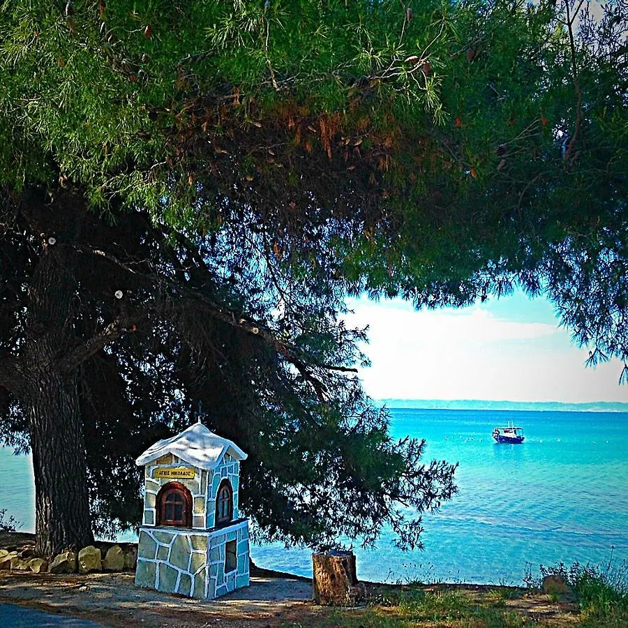 Olivelias Beachfront Hotel