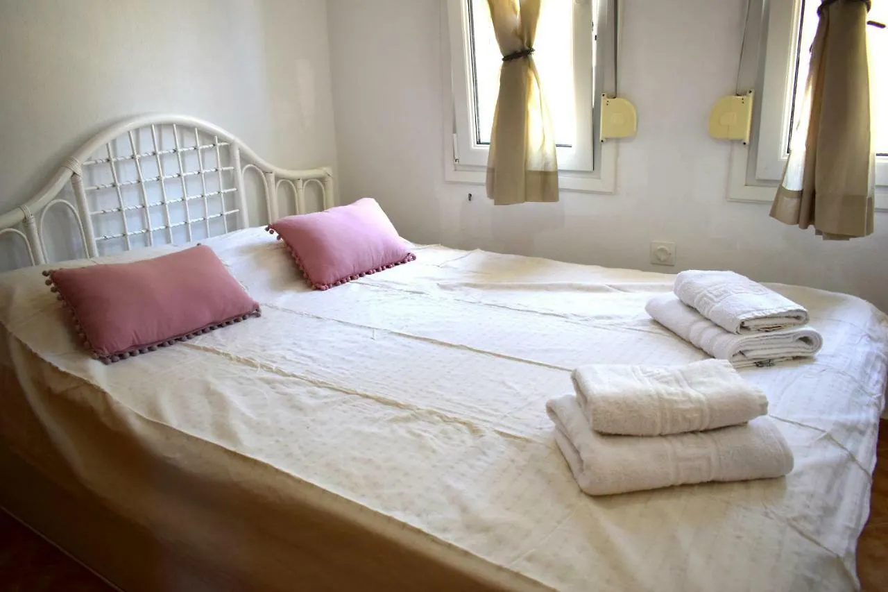 Apartment Olivelias Beachfront Hotel